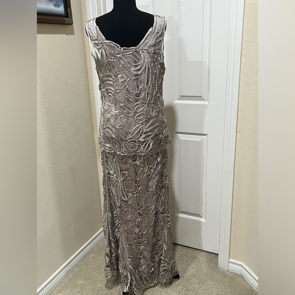 SOULMATES SKIRT SET, WOMENS SILK BLEND TAUPE EMBROIDERED,CUT OUT SIZE XL. - Picture 4 of 11